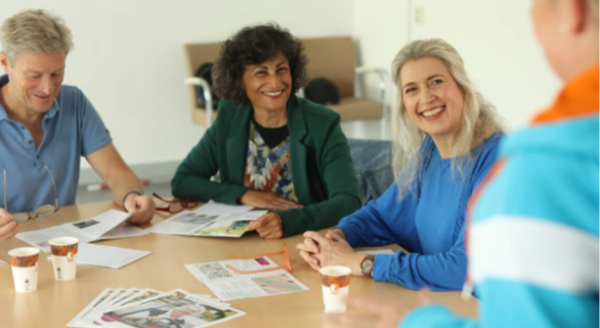 Een interactieve workshop waarbij vragen, gesprekken en beweegoefeningen elkaar afwisselen. 