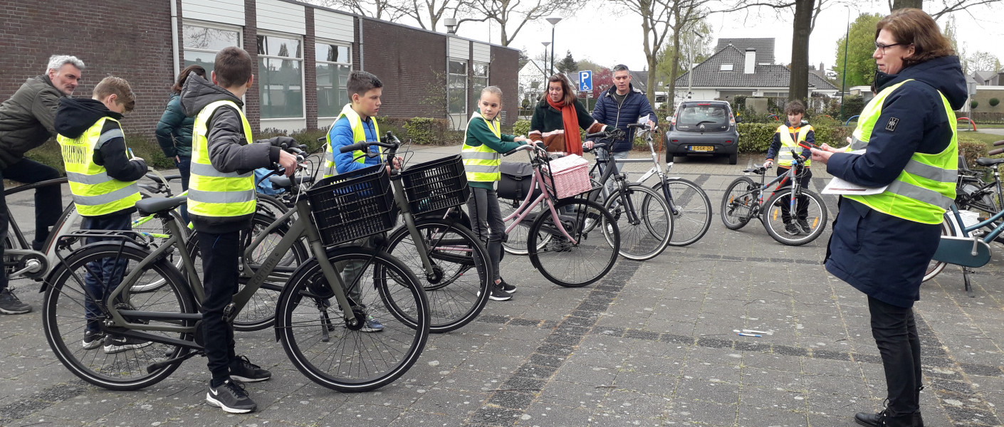 Bergeijkse Verkeersouders Op De Bres Voor Praktisch Verkeersexamen ...