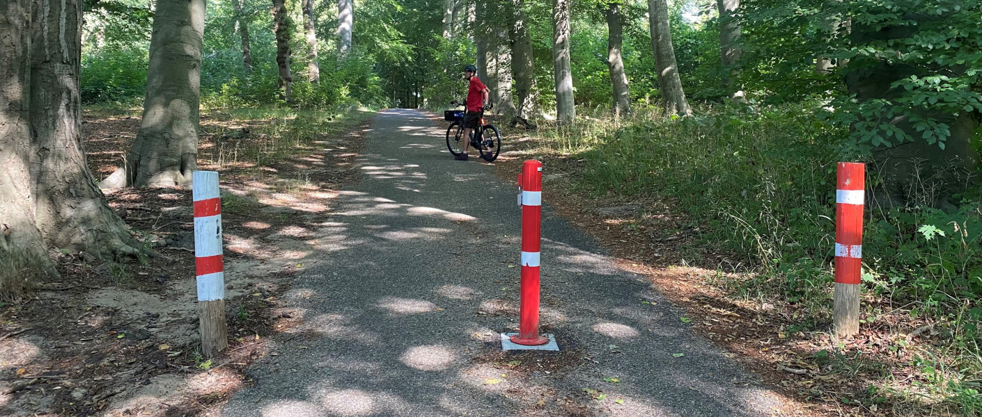 Veilig Verkeer Nederland overbodige fietspaaltjes markering