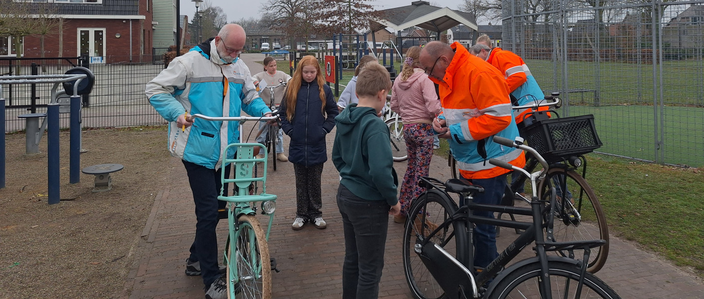 Fietsen keuren in De Mortel