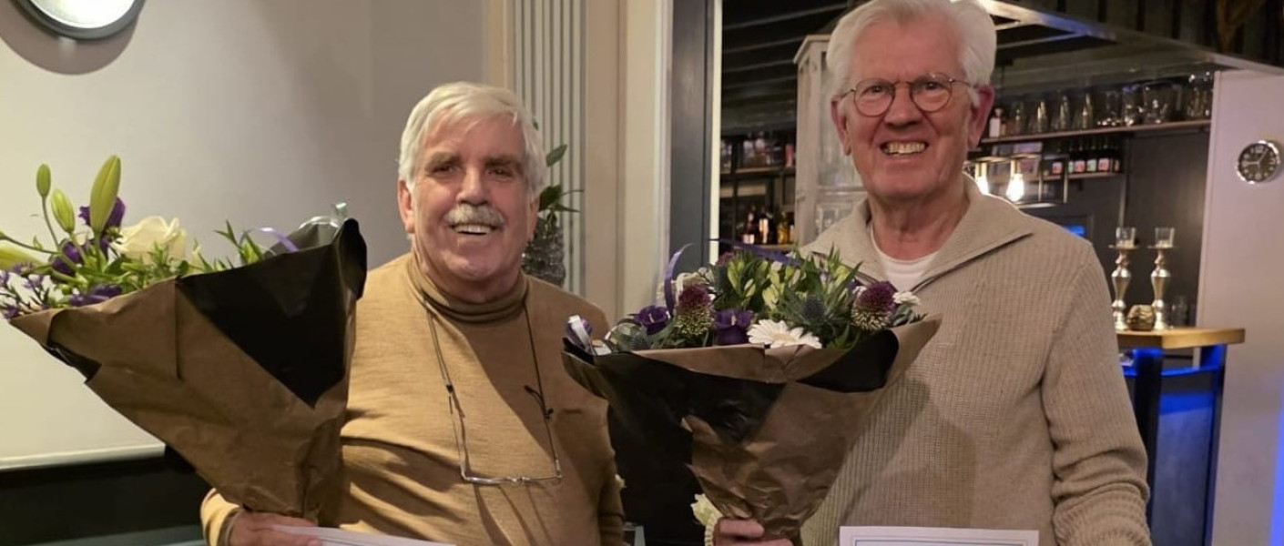 Erepenning voor dhr. van Bemmel en dhr. Strikwerda