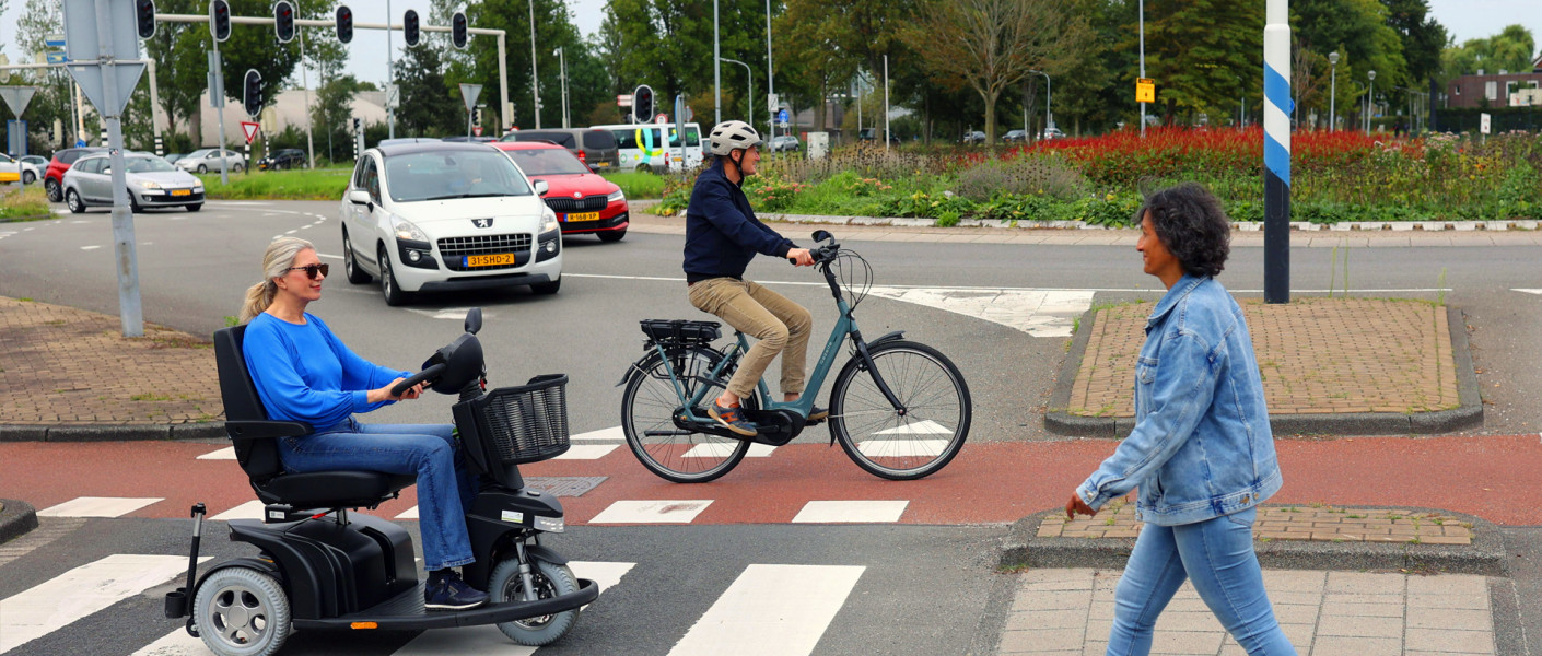 Verkeersdeelnemers op een rotonde