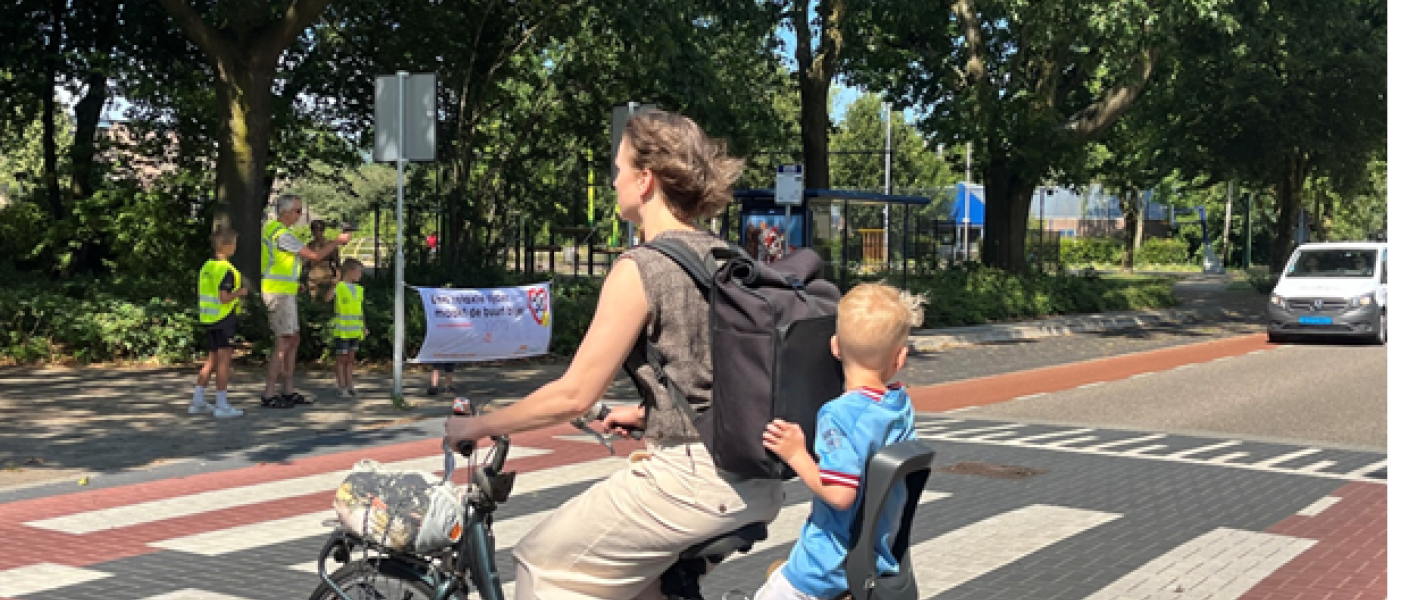 Snelheidsmeting bij de fietsoversteek in de voorrang