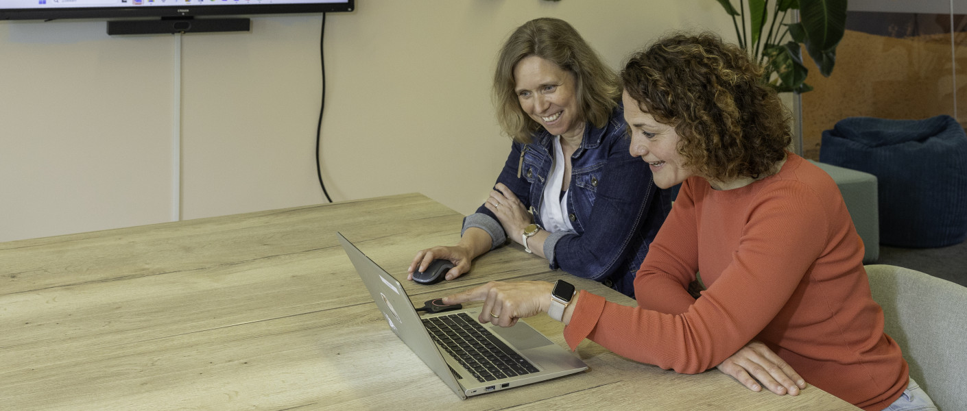 Sietske van Es (onderwijskundige) en Kirsten de Boer (contentcoördinator)