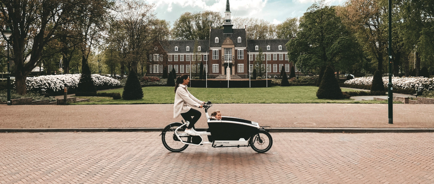 Andrea veilig verkeer nederland opvoeding kind fietsen.jpg