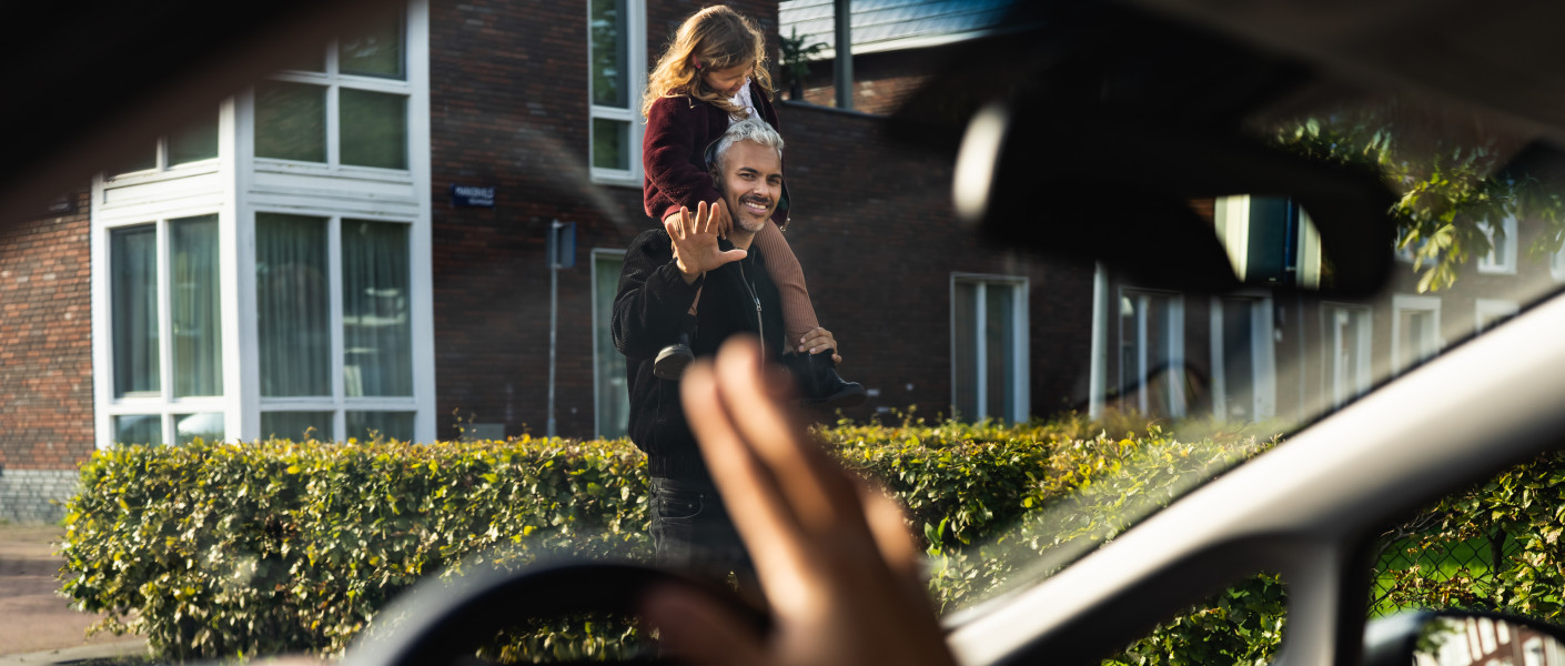 rustig rijden in woonwijk