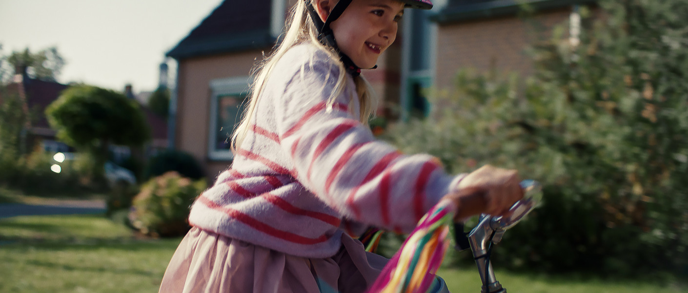 Meisje op fiets
