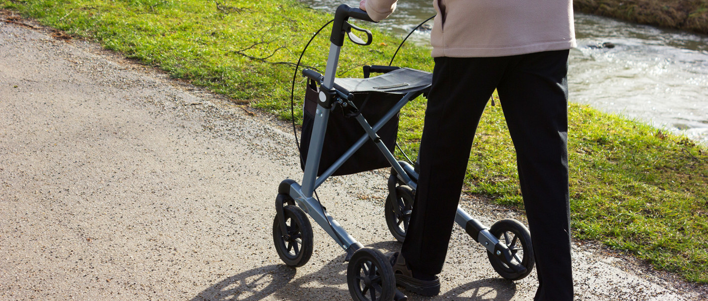 Veilig Verkeer Nederland blijf veilig onderweg hulpmiddel voetganger rollator