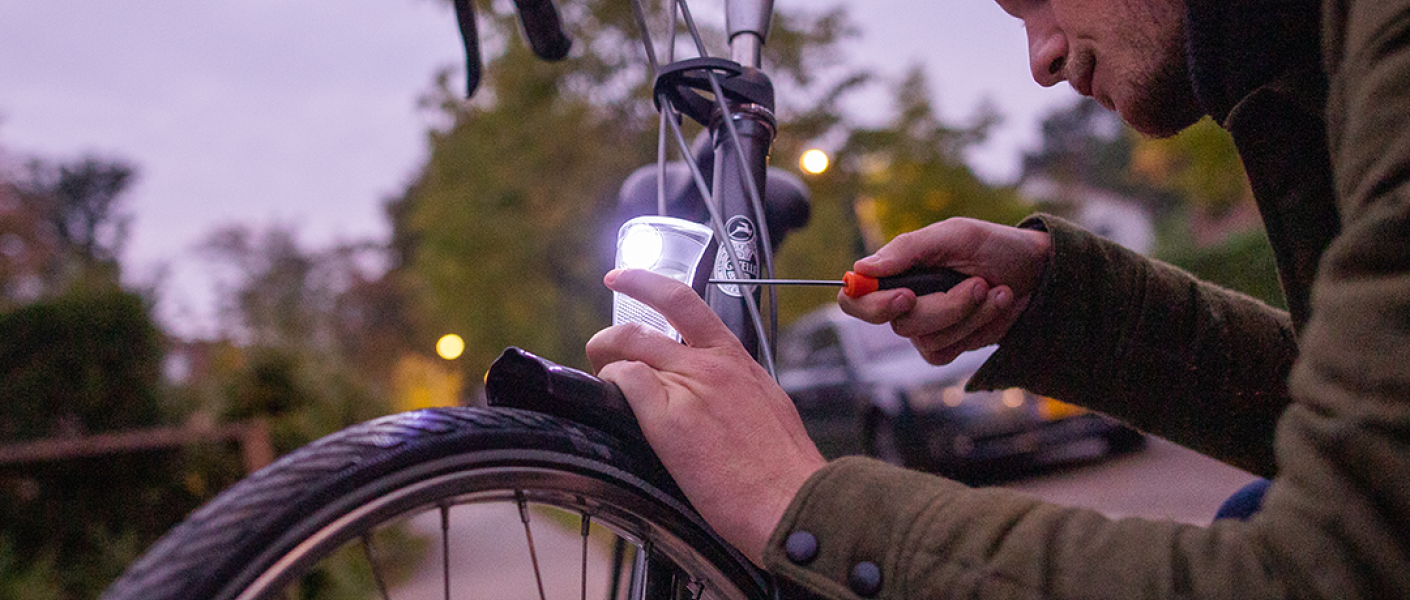 Veilig Verkeer Nederland fietslamp repareren