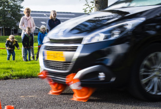 Verkeersonveiligheid in woonwijken door pakketbezorgers