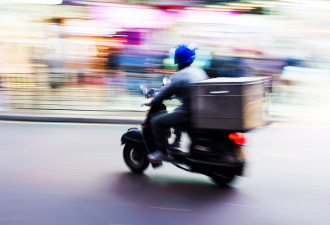 Veilig verkeersgedrag voor bezorgkoeriers