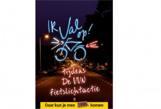 Controle fiets verlichting, ik val op tijdens de VVN fietslichtactie