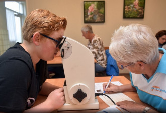 Rond de 700 leerlingen van de klassen 1 en 2 van het Linde College en Terra Wolvega bezoeken deze week een verkeersmarkt in De Rank.