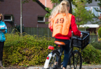 verkeersouder in actie