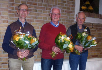Foto: H. Arentsen Van links naar rechts Jan Hofman, Joop Theissen en Bennie Stronks (ontbrekend op de foto is politie adviseur Richard ter Bekke)