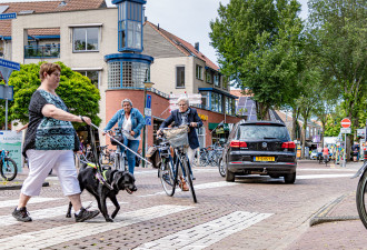 Rachel Kuipers Veilig Verkeer Nederland slechtziend witte stok geleidehond La Luuz Fotografie