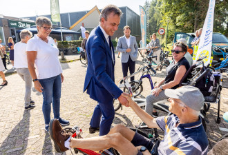 Veilig Verkeer Nederland Doortrappen Infrastructuur en Waterstaat Mark Harbers