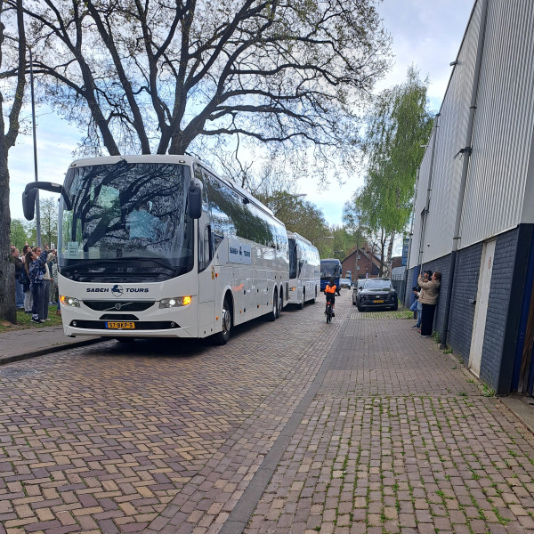 Drukte op de eerste dag van het praktisch Verkeersexamen