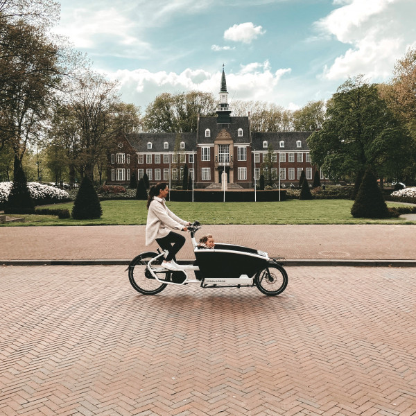 Andrea veilig verkeer nederland opvoeding kind fietsen.jpg