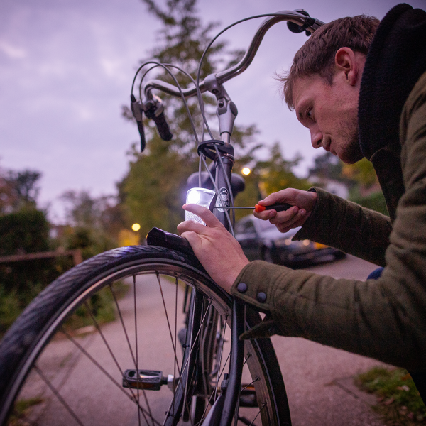 Veilig Verkeer Nederland fietslamp repareren