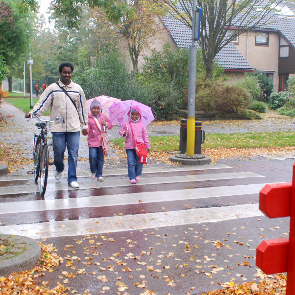 Veilig Verkeer Nederland kinderen oversteken